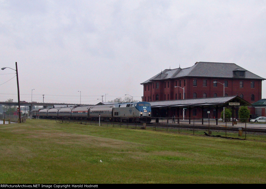 AMTK 69 leads the Carolinian into the station